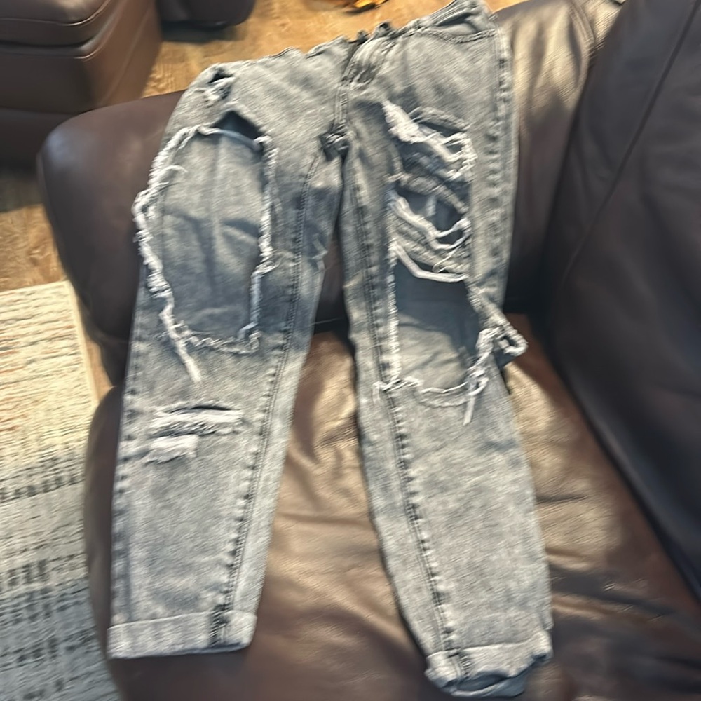 If you like the jeans with rips and tears, here it is. Women’s size 2.